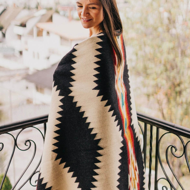 Tsachila Blanket in Colorful Black