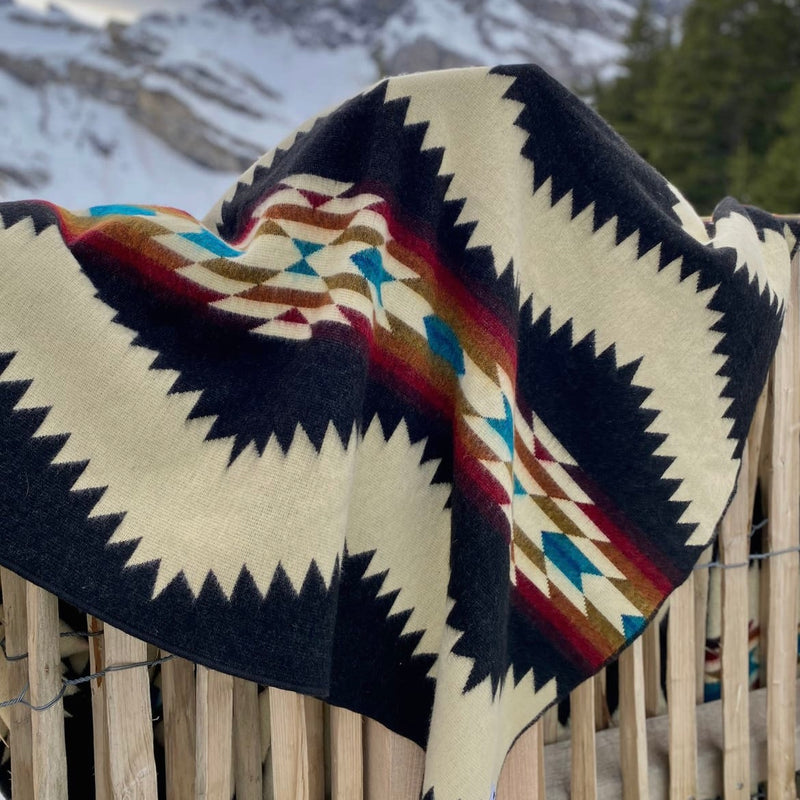 Tsachila Blanket in Colorful Black