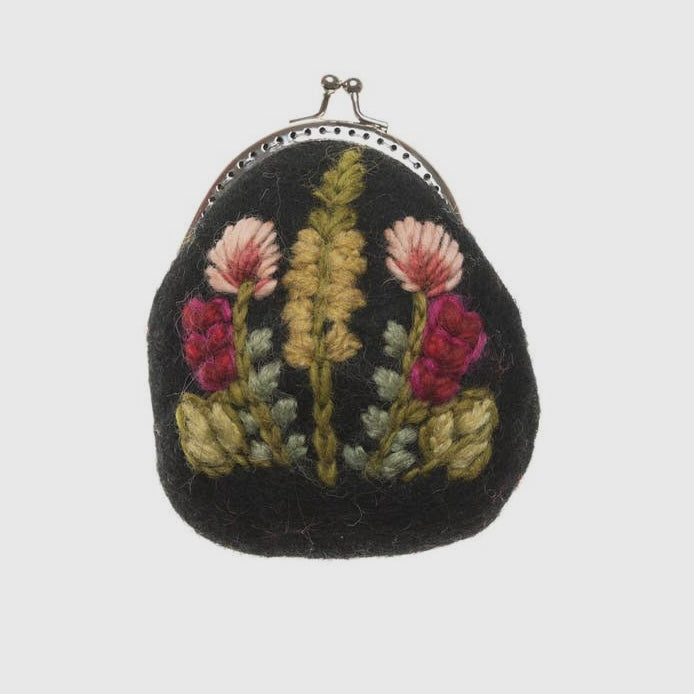 Meadow Clasp Pouch in Black